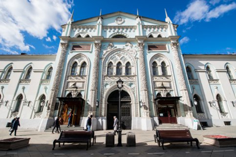 Прогулки по Печатному Двору: псевдоготика и теремок с секретами