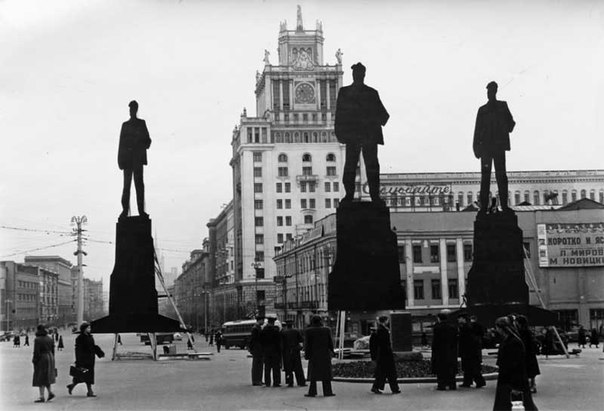 28 июля 1958 г. 58 лет назад в Москве открыт памятник поэту Владимиру Маяковскому