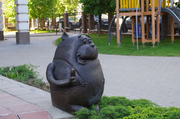 Памятник коту Василию